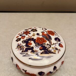 AYNSLEY FINE BONE CHINA VINTAGE LIDDED TRINKET DISH {BIRD OF PARADISE}